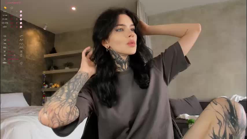 uwu_eva Live Sex December 3, 2025