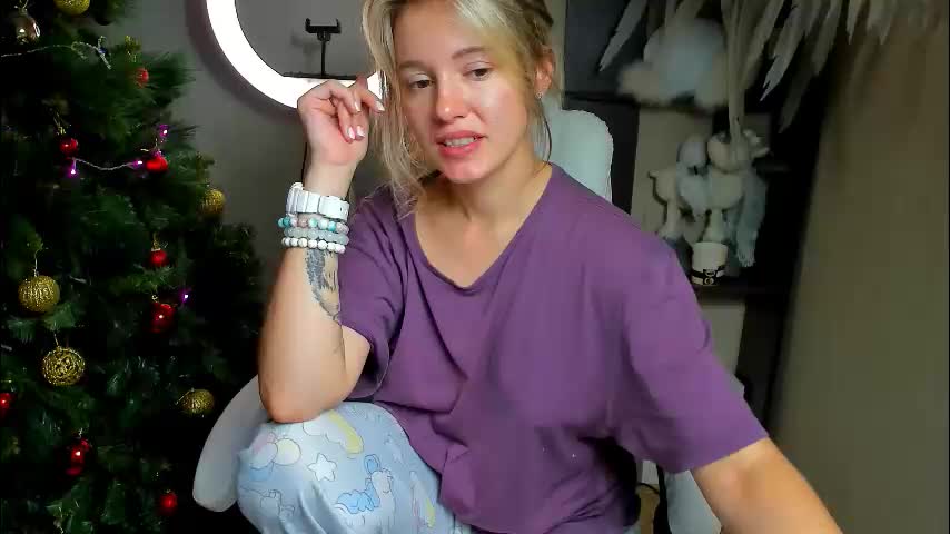 foxy_blond Live Sex December 3, 2025