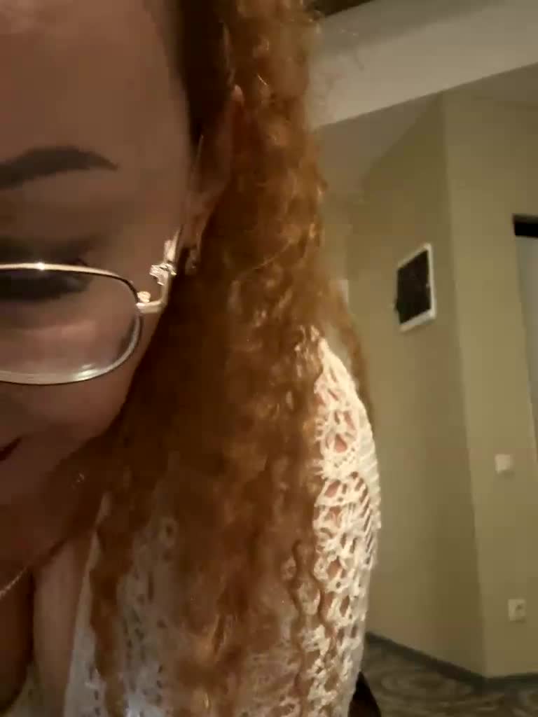 Pink-Lips Live Sex December 4, 2025