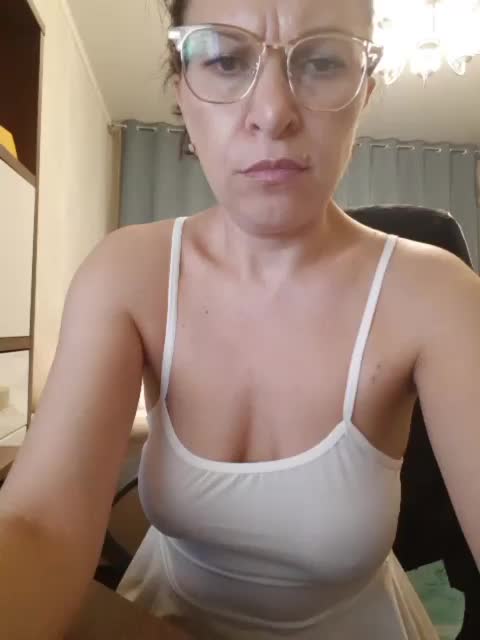 IriskaMai Live Sex December 4, 2025