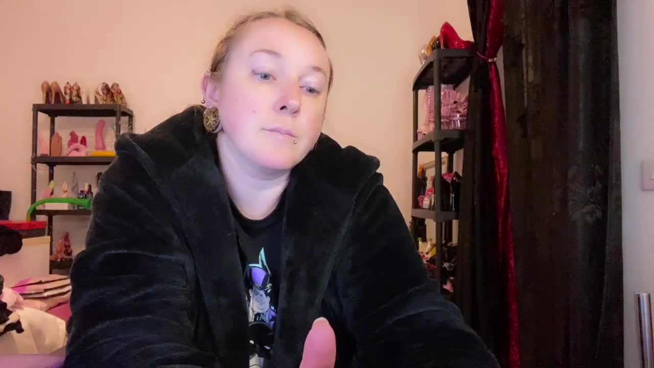 NylonQueen Live Sex December 5, 2025