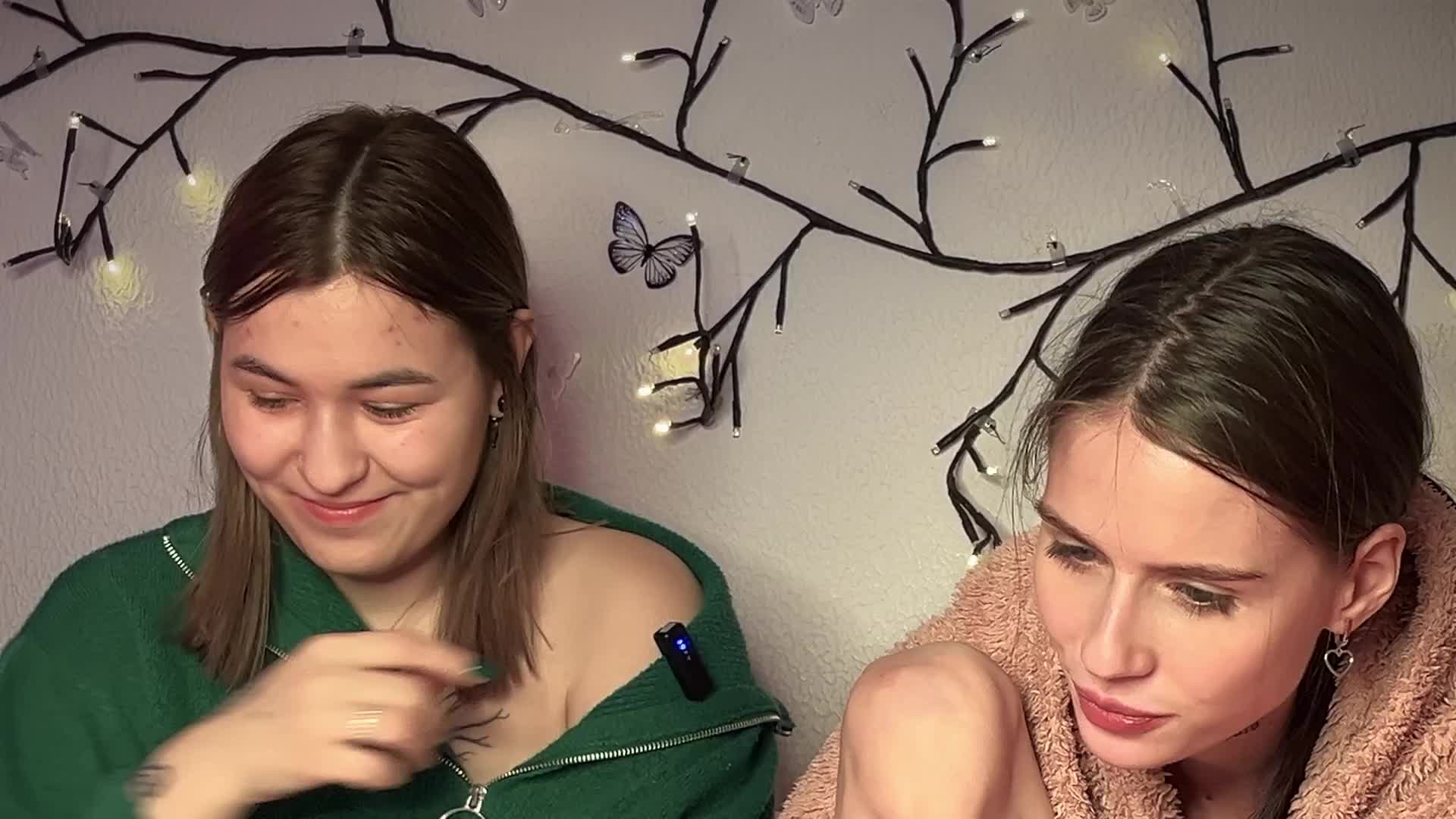 _Two_Chicks_ Live Sex December 7, 2025