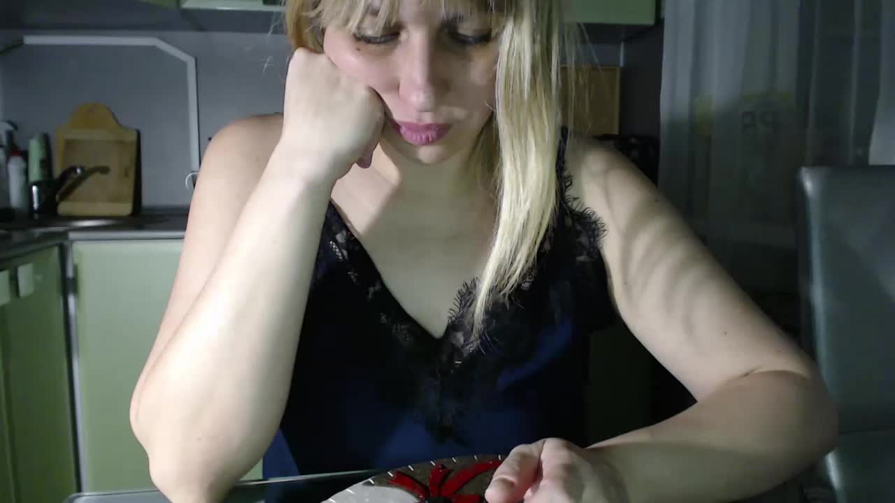 Karmella Live Sex December 7, 2025