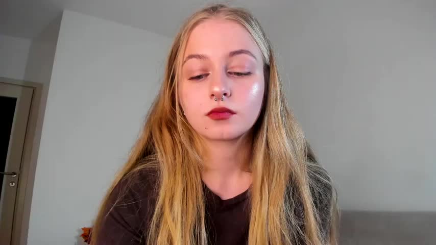 MiaMews Live Sex December 7, 2025