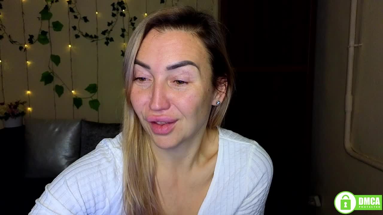 Jullyblondkiss Live Sex December 8, 2025