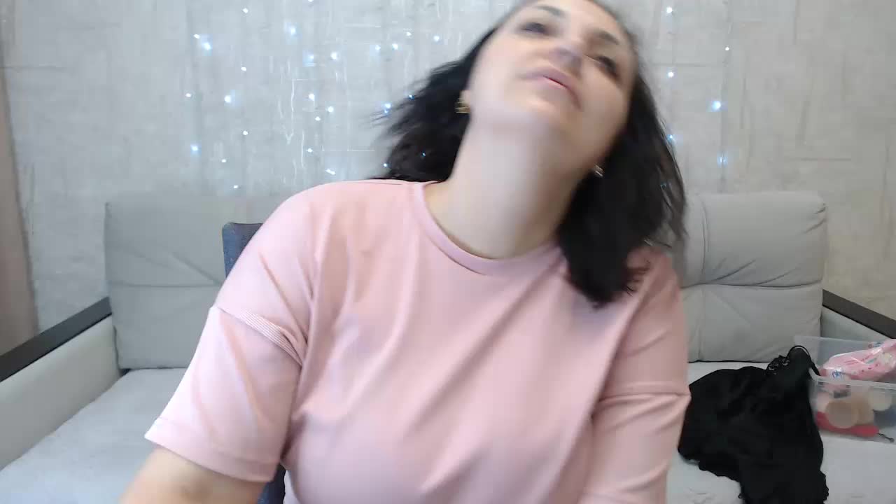 JenniferTheChic Live Sex December 8, 2025