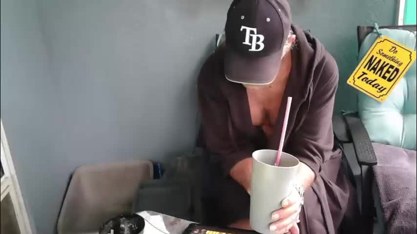 smallpenisbigtongue Live Sex December 8, 2025