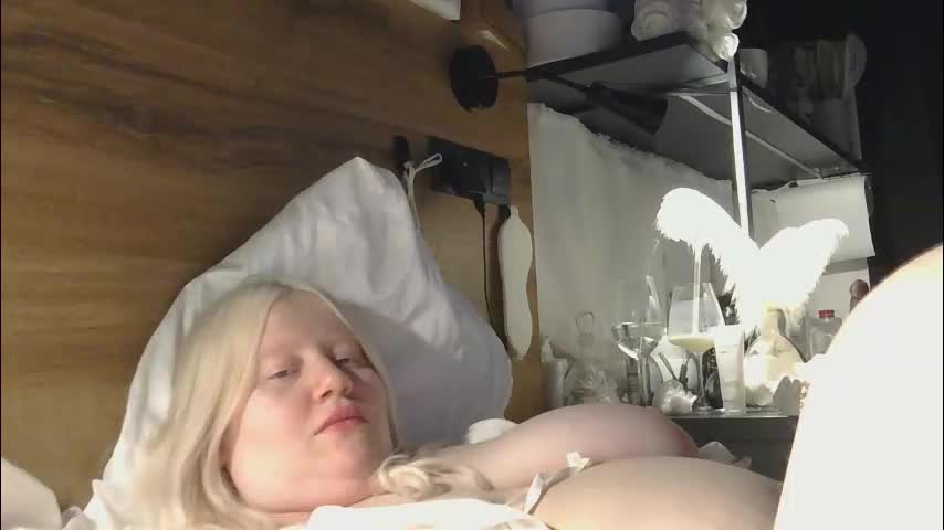 gardens_emmannuelle Live Sex December 9, 2025