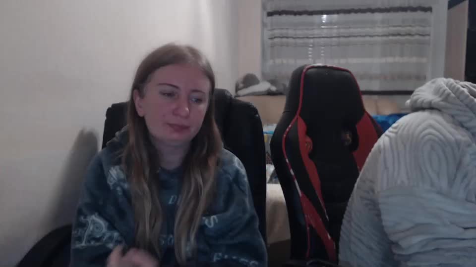 jenisandpeter Live Sex December 10, 2025