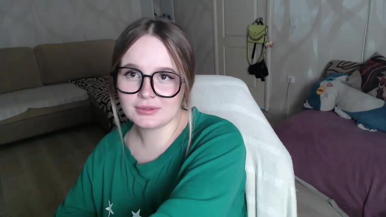 Lizzi-Peach Live Sex December 10, 2025