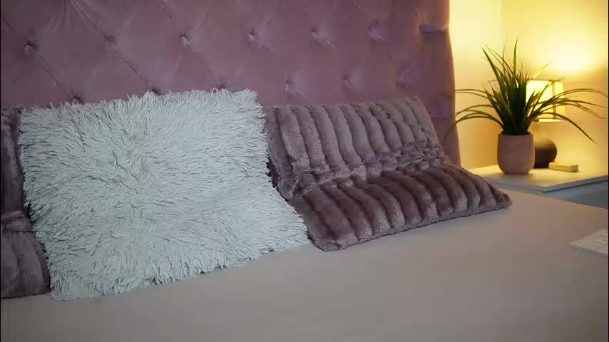 maiamini Live Sex December 12, 2025